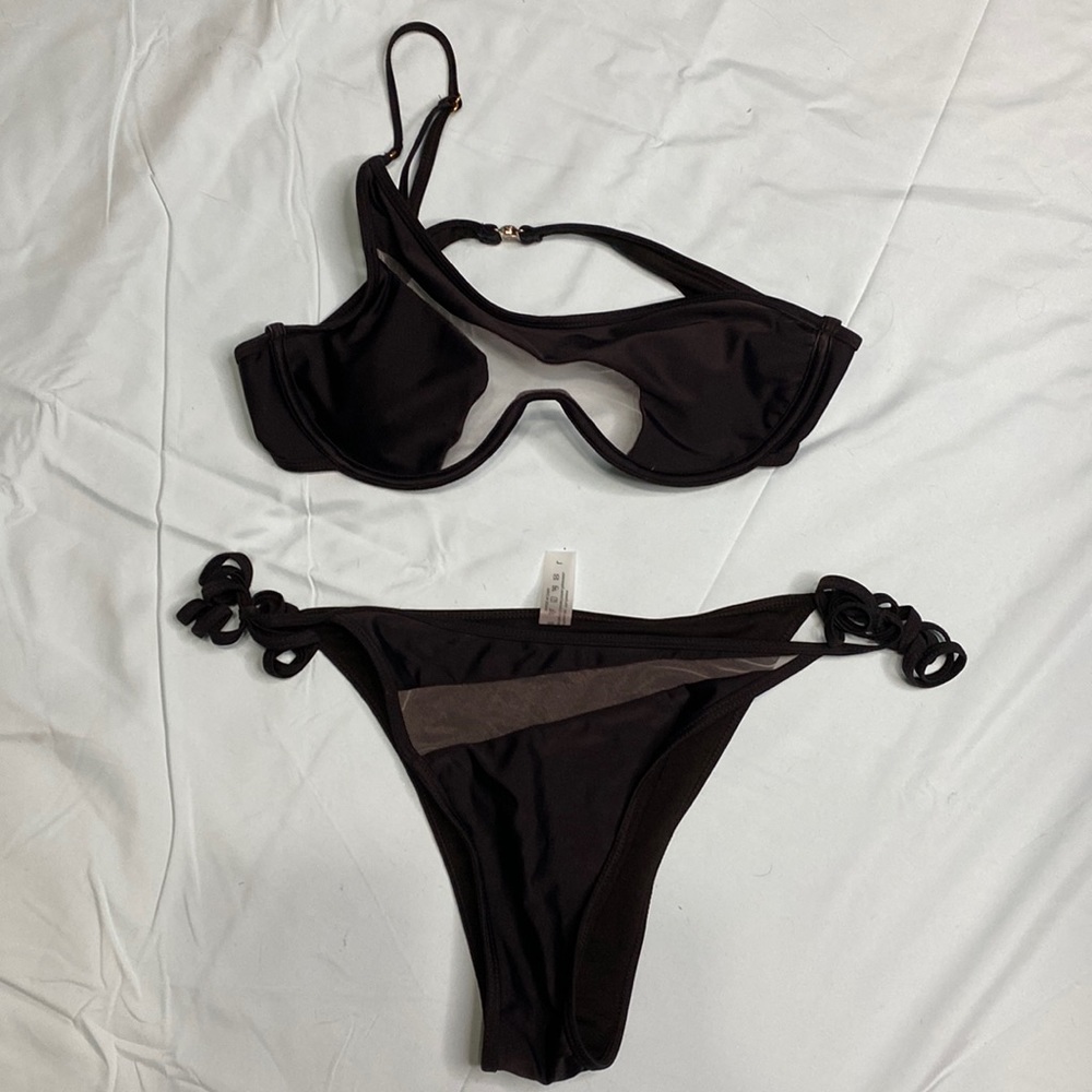 Never worn!!